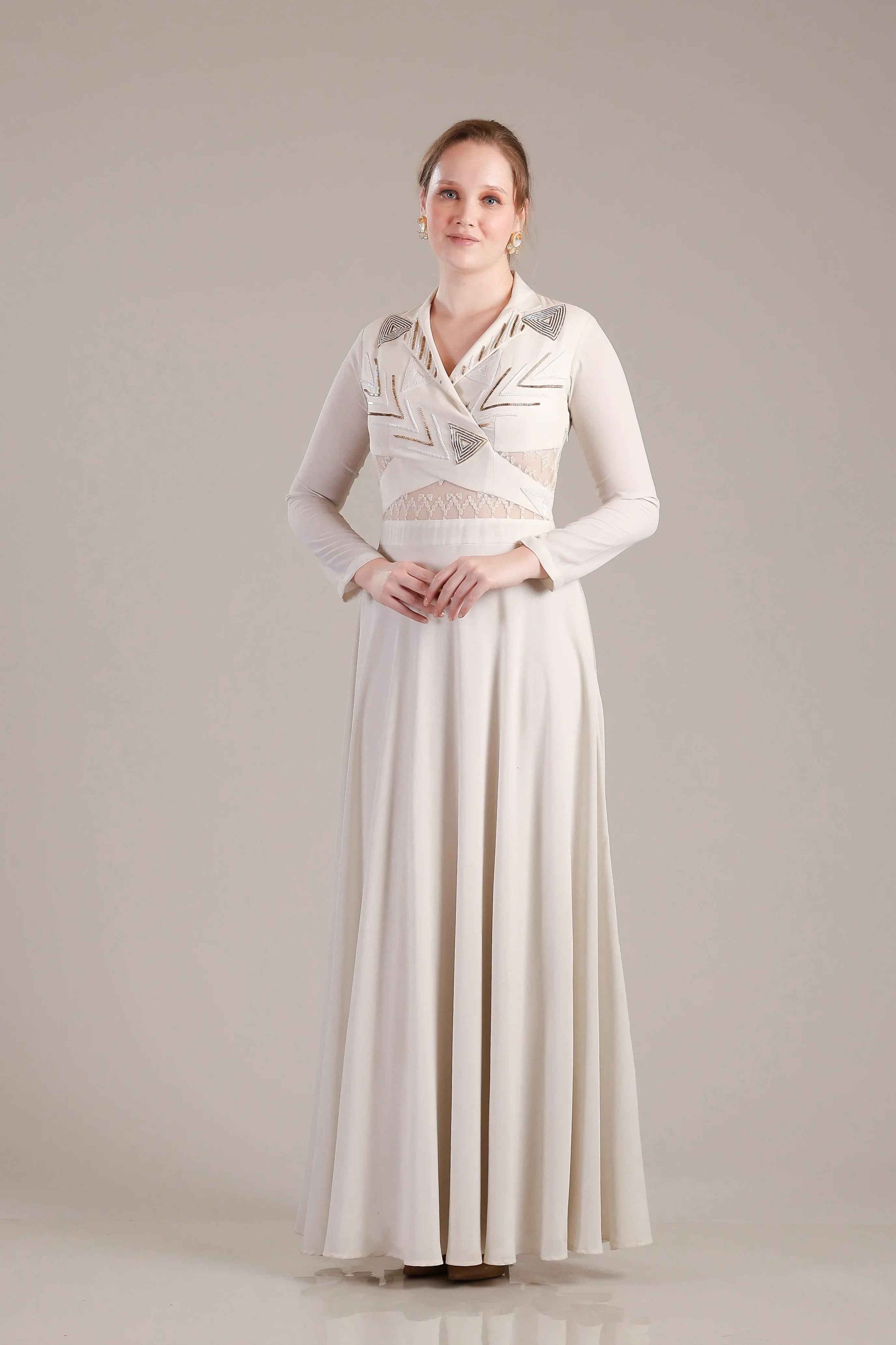 Ivory White Gown - Sakshi Narula