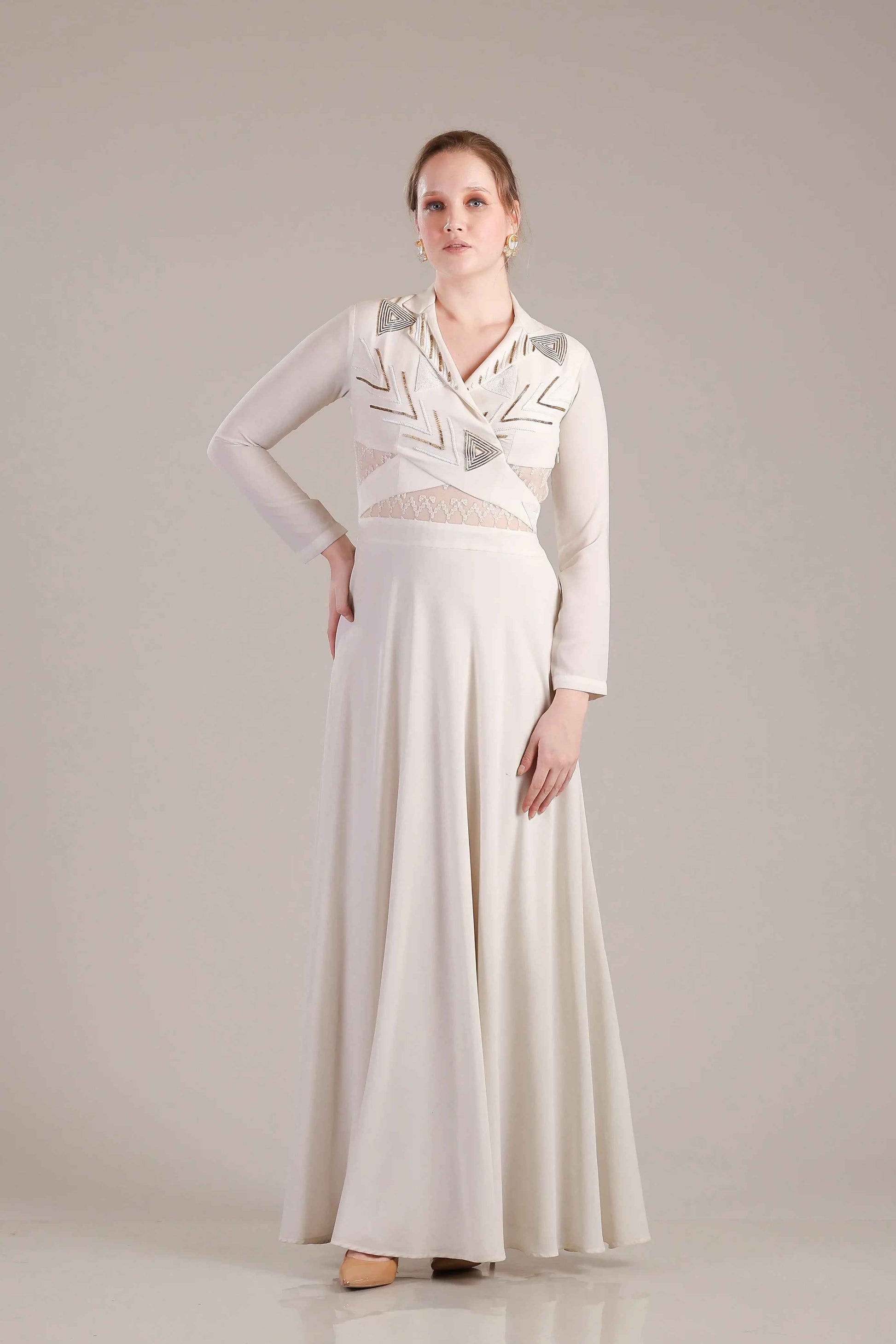 Ivory White Gown - Sakshi Narula