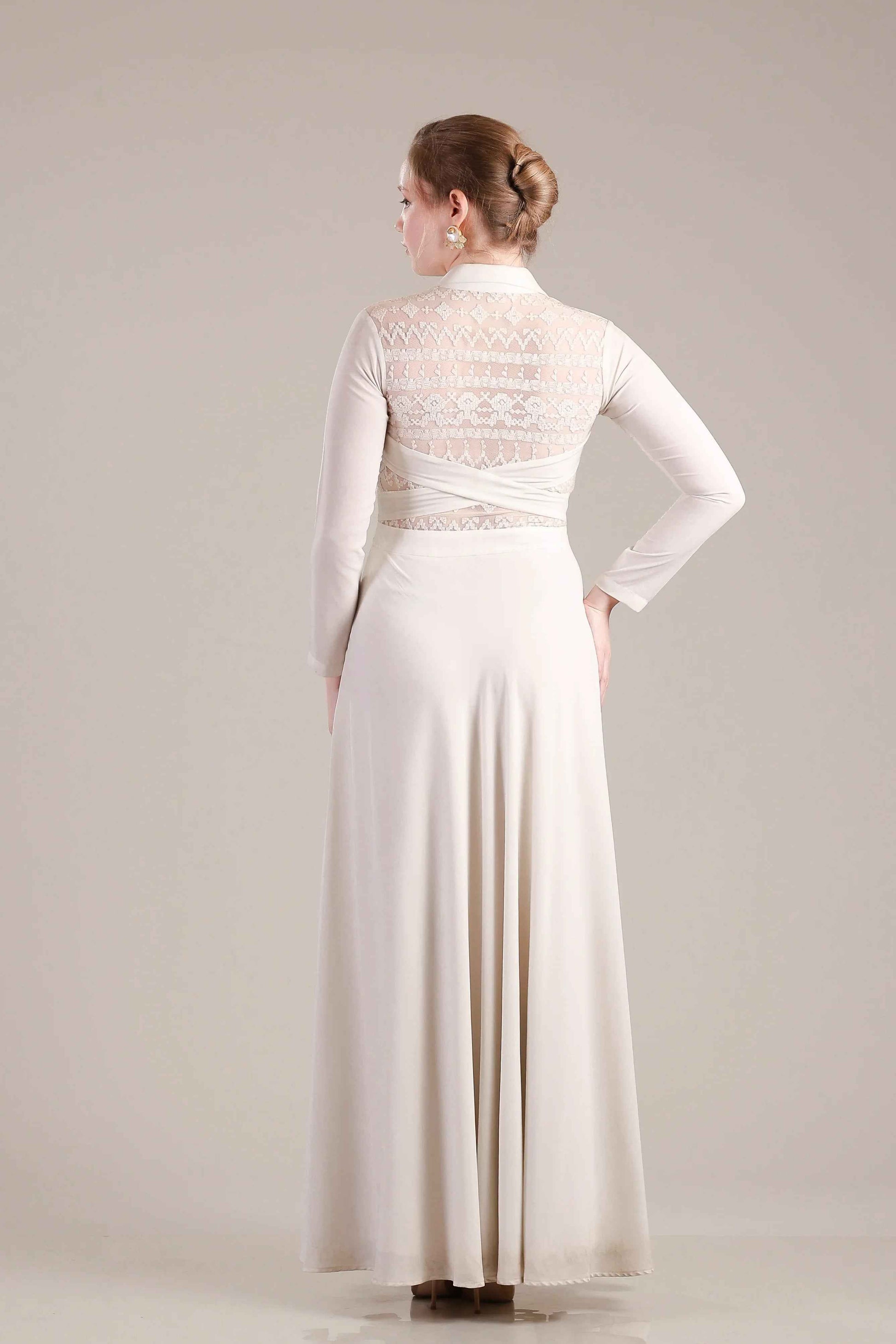 Ivory White Gown - Sakshi Narula